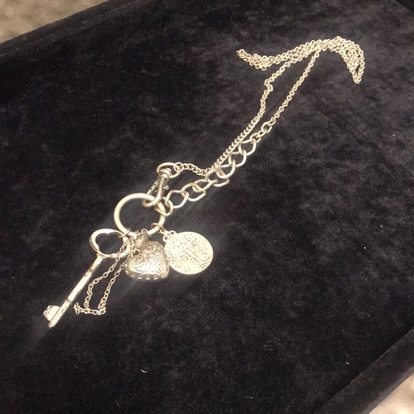 Long statement necklace with key, heart & coin - Picture 3 of 5
